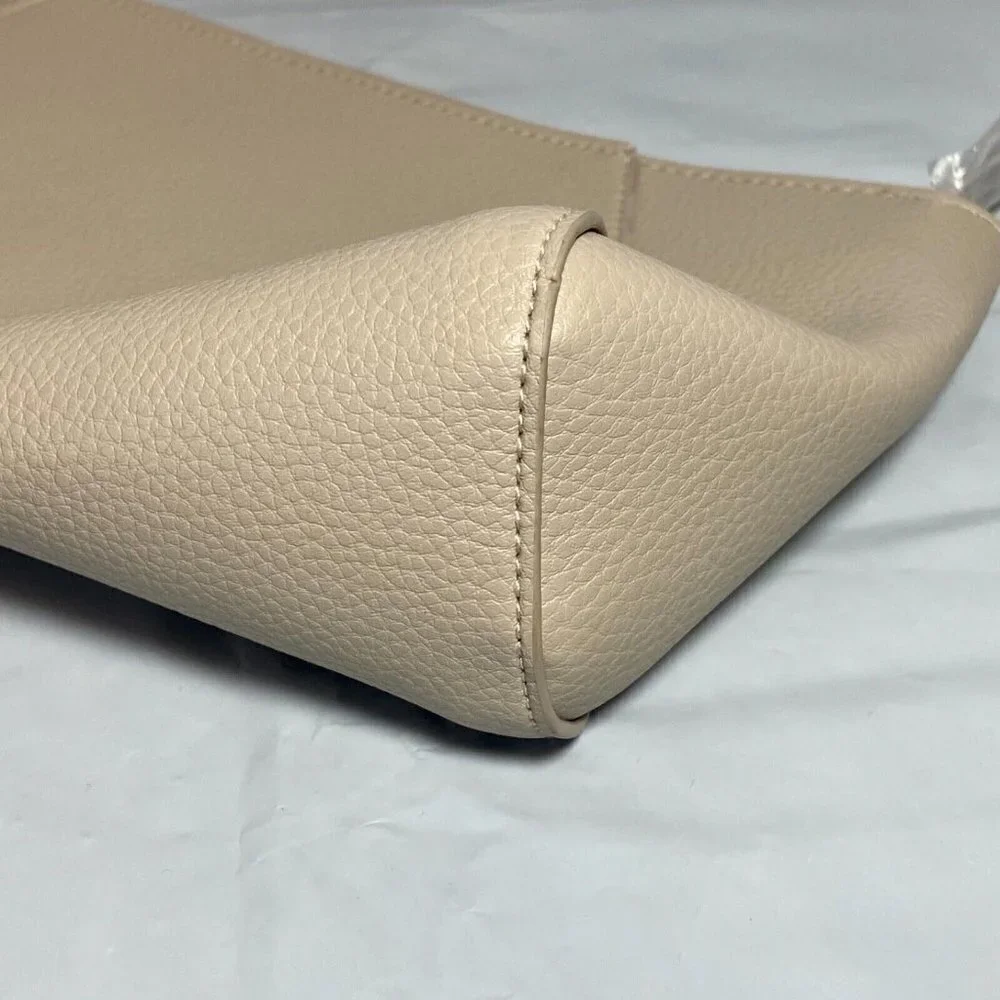 DKNY Donna Karen‎ New York Cosmetics Makeup Bag Beige Zippered Clutch NWOT